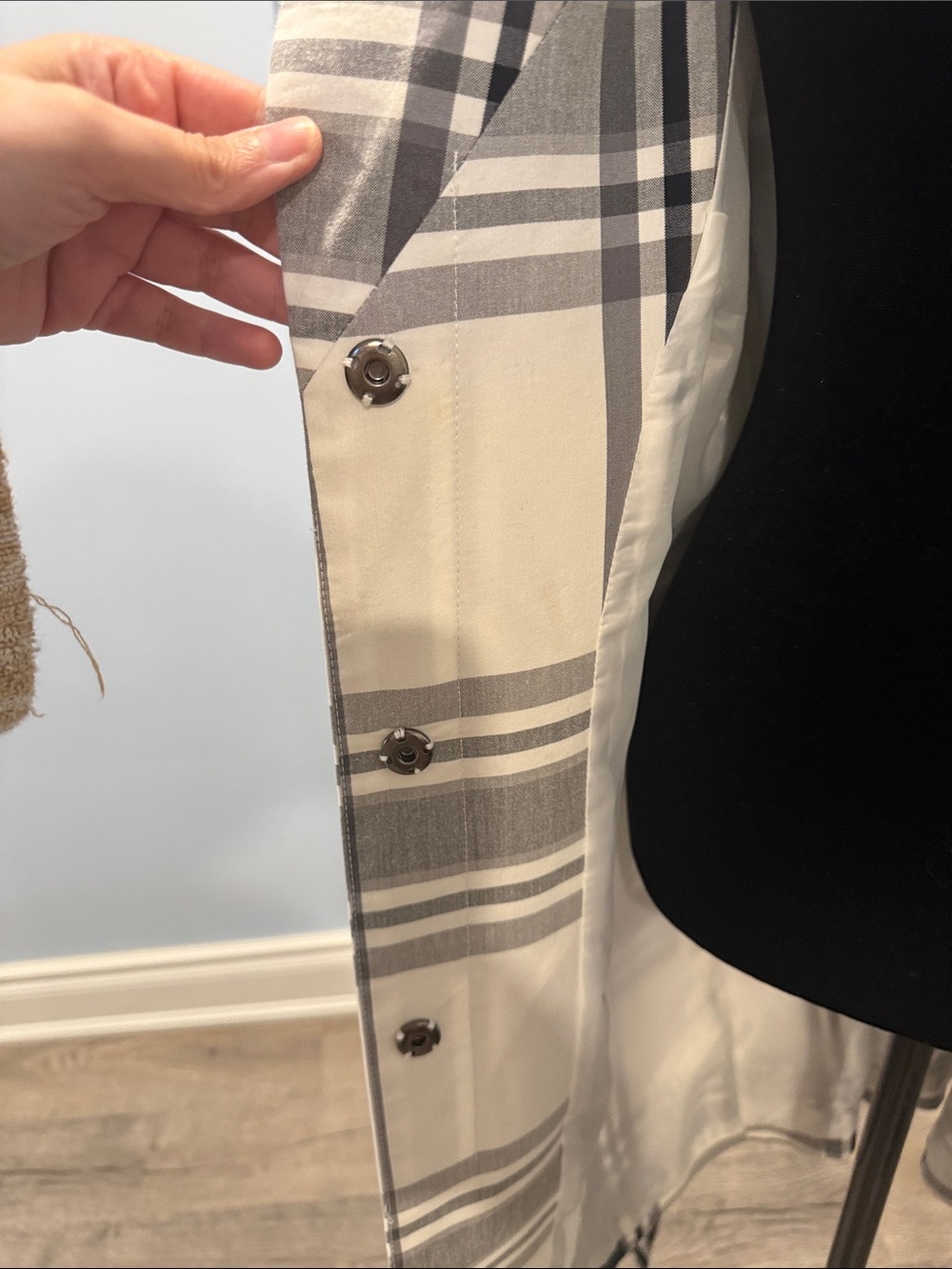 Plaid Belted Trench Coat - White & Black - Picture 3 of 9